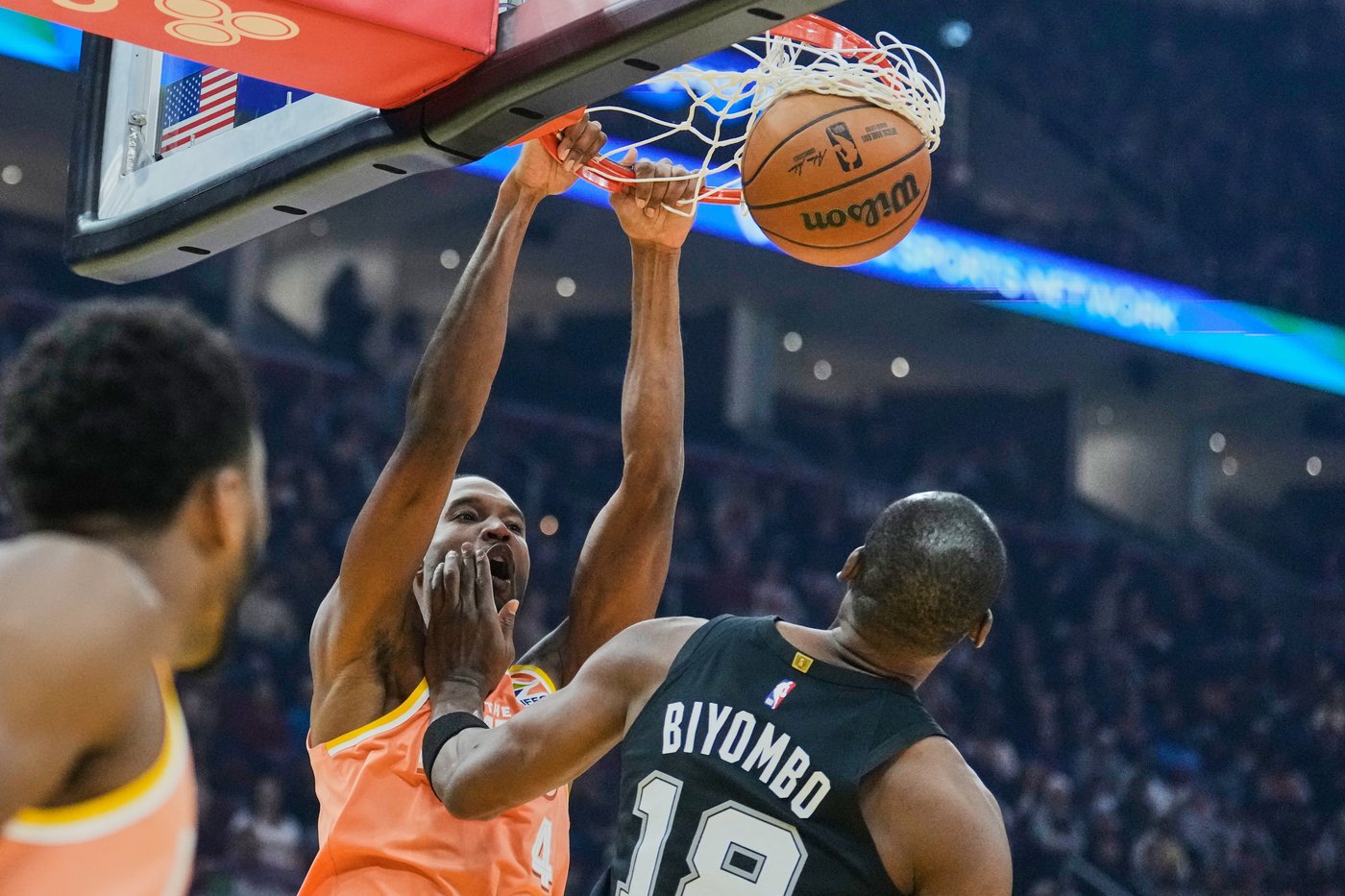 Donovan Mitchell scores 28 points, Cavaliers beat Spurs 130-117 | iNFOnews.ca Donovan Mitchell scores 28 points, Cavaliers beat Spurs 130-117 | iNFOnews.ca