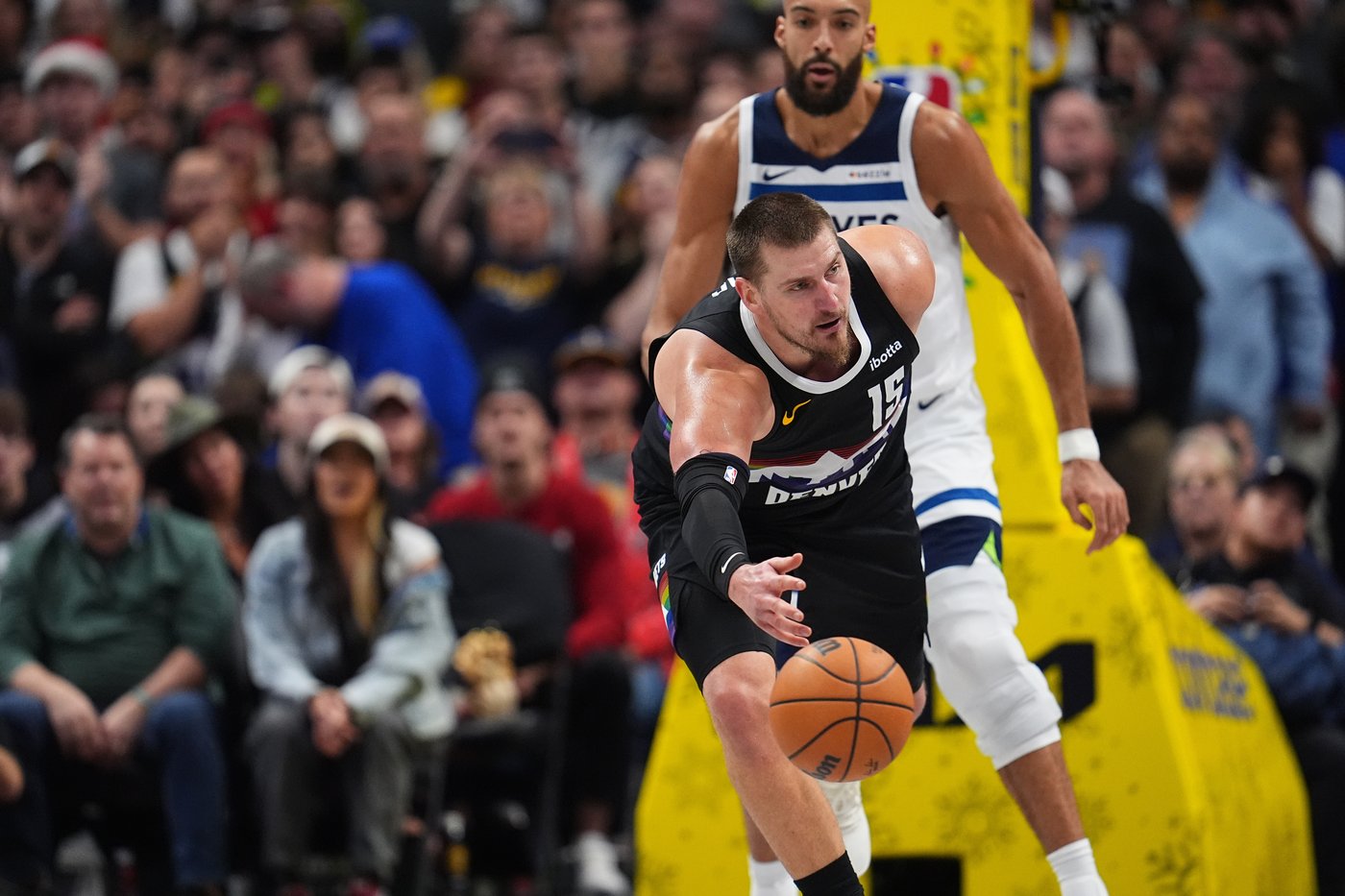 Nikola Jokic breaks Steph Curry's record with 18 points in OT and Nuggets set mark with 27 OT points | iNFOnews.ca