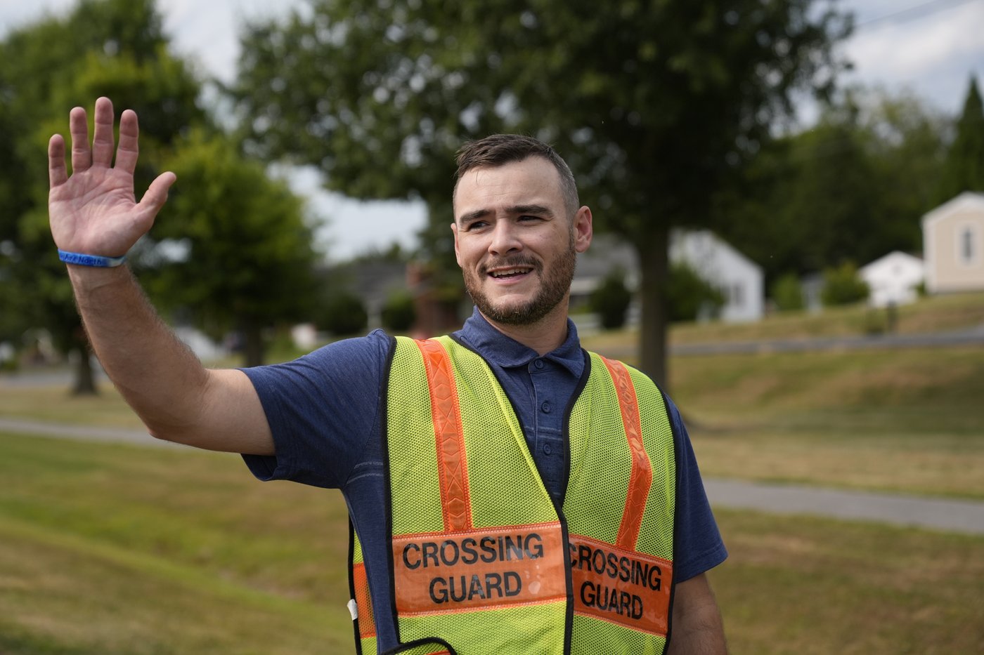 Crossing guards face life-threatening dangers on the job | iNFOnews.ca Crossing guards face life-threatening dangers on the job | iNFOnews.ca