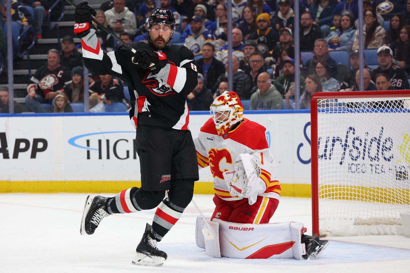 Morgan Frost breaks 3rd-period tie, NHL-worst Flames beat Sabres 6-2 | iNFOnews.ca