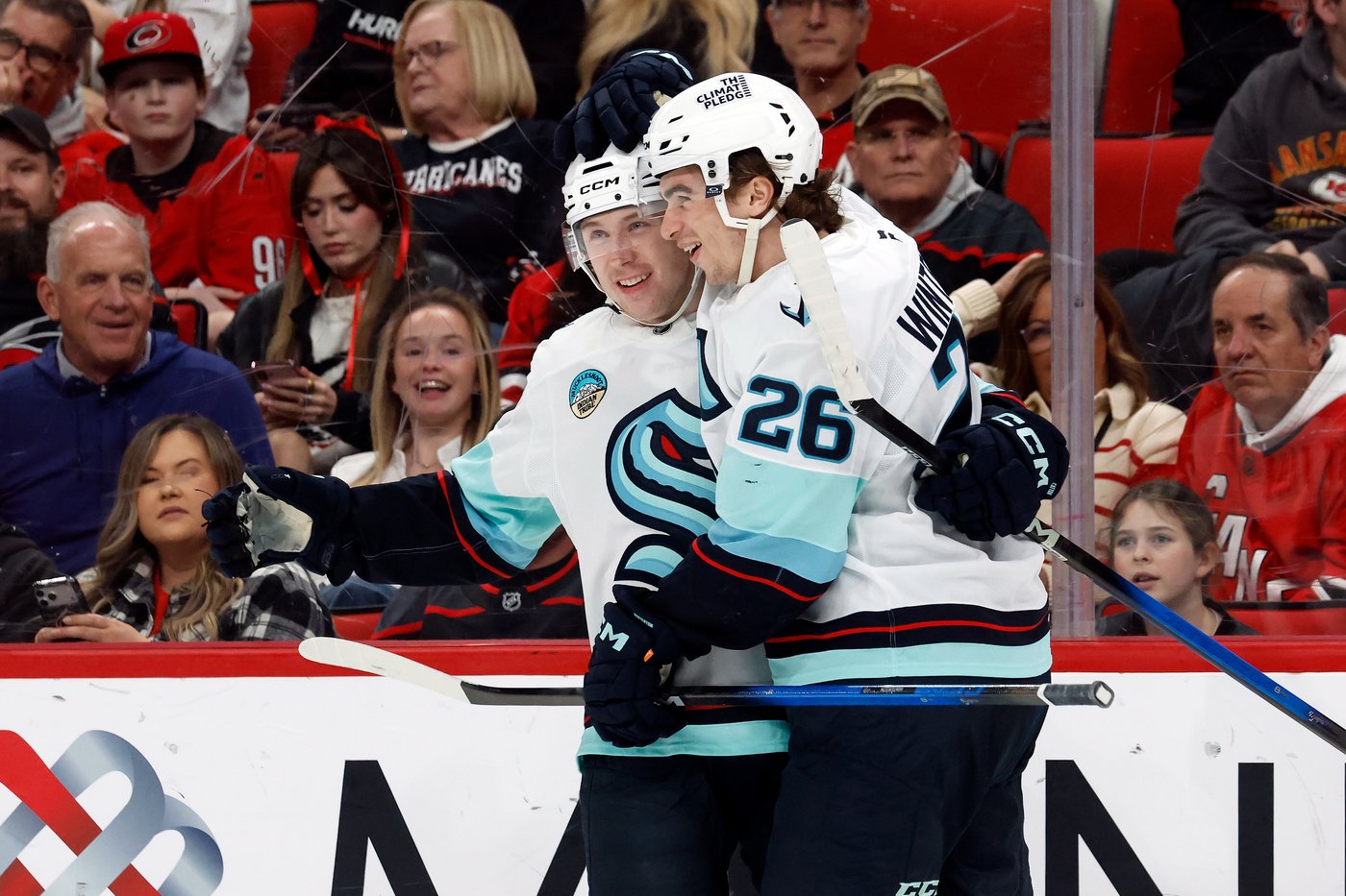 Several teams in contention for Pacific Division that is light in wins | iNFOnews.ca