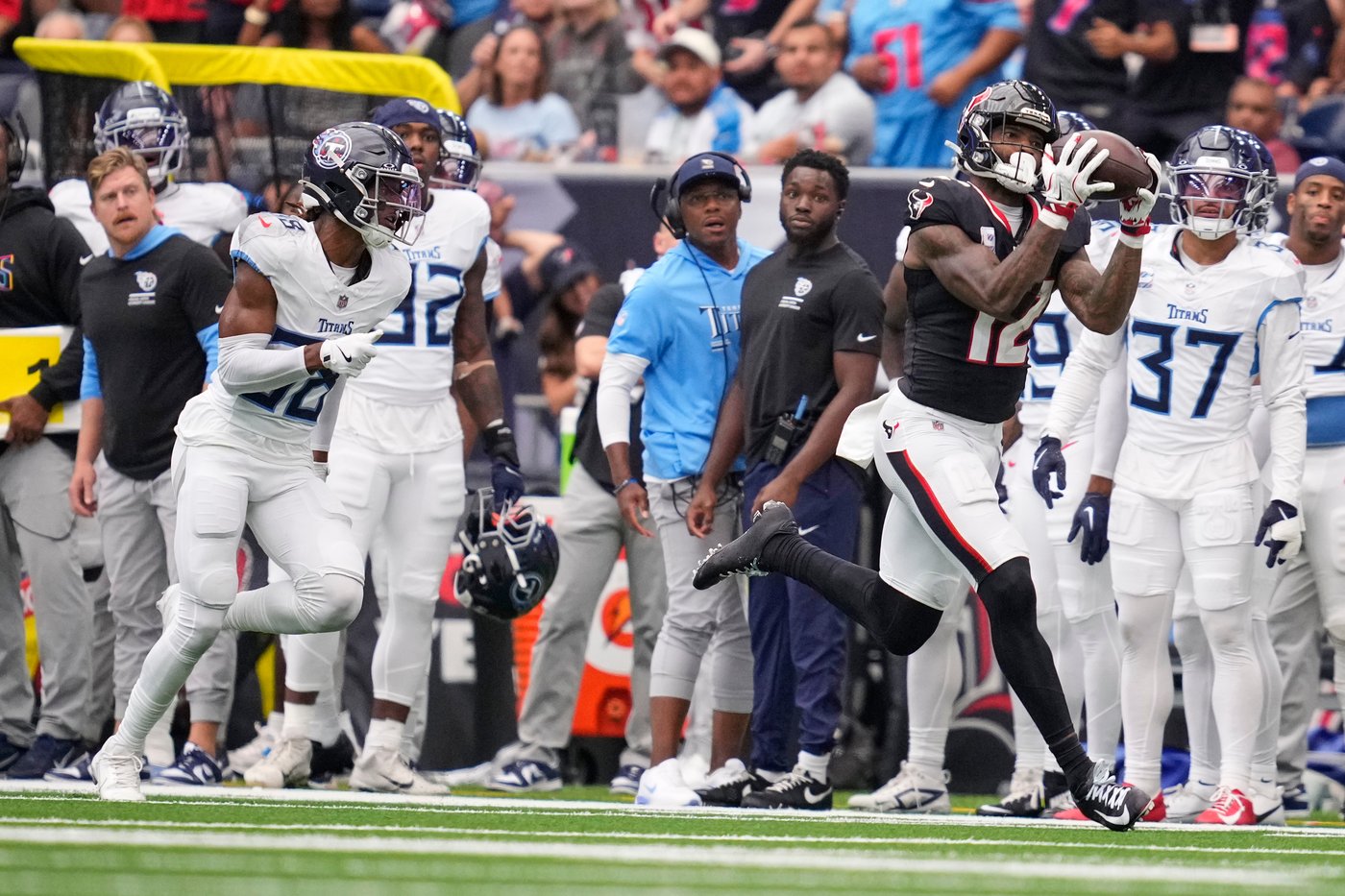 Texans dominate Titans 26-0 for first win of the season | iNFOnews.ca Texans dominate Titans 26-0 for first win of the season | iNFOnews.ca