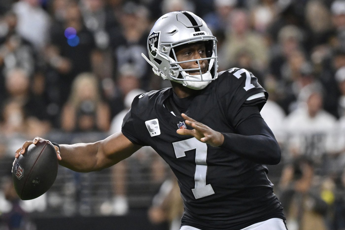 Not even Tom Brady in the booth can bolster Raiders' offense in 20-9 loss to Chargers | iNFOnews.ca