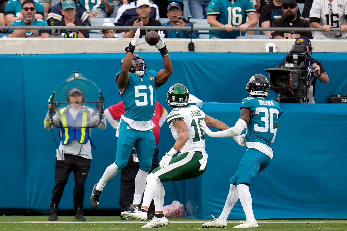 Broncos and Jaguars clash in marquee Week 16 matchup with playoff implications on the line | iNFOnews.ca