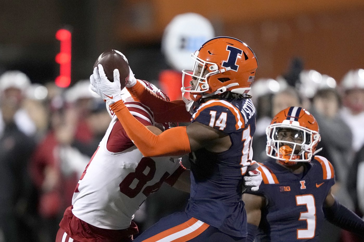 Illinois star cornerback Xavier Scott to miss most of the season with injury | iNFOnews.ca