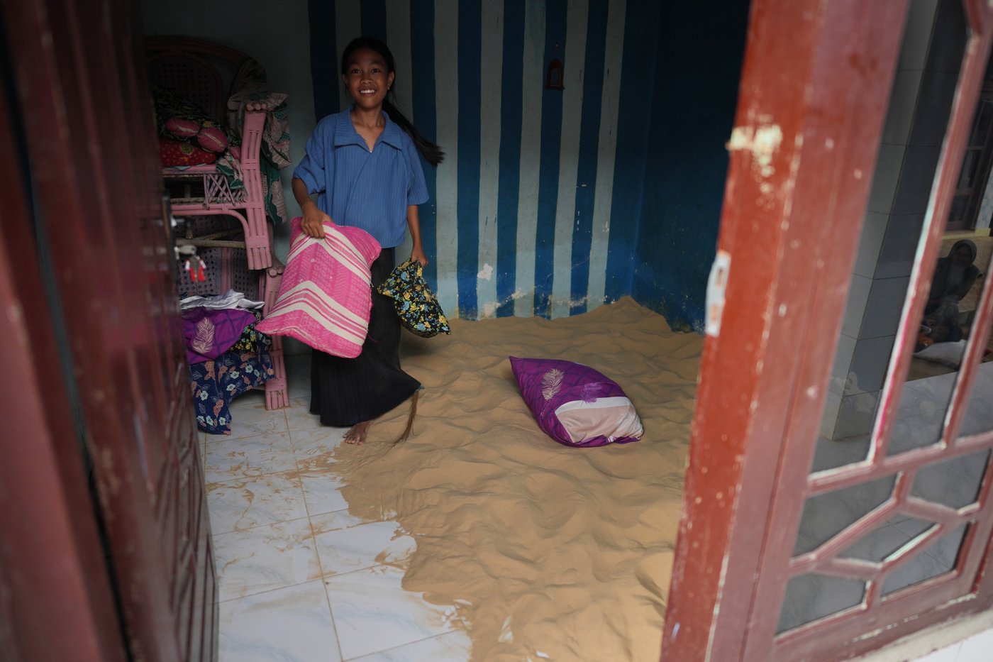 PHOTO ESSAY: Indonesia’s village keeps tradition of life on sand | iNFOnews.ca