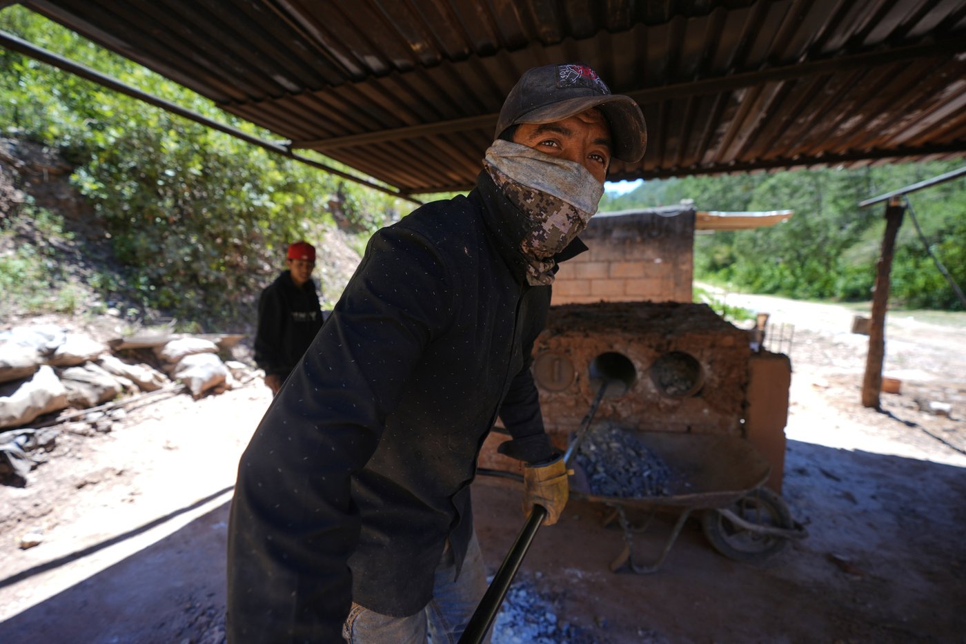 Illegal gold mining is fueling a 'mercury boom' in Mexico, poisoning people and the environment | iNFOnews.ca
