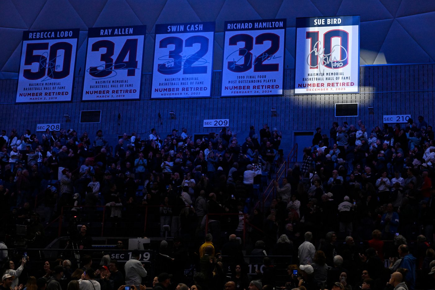 Sue Bird has jersey retired at UConn ahead of top-ranked Huskies' game against DePaul | iNFOnews.ca Sue Bird has jersey retired at UConn ahead of top-ranked Huskies' game against DePaul | iNFOnews.ca