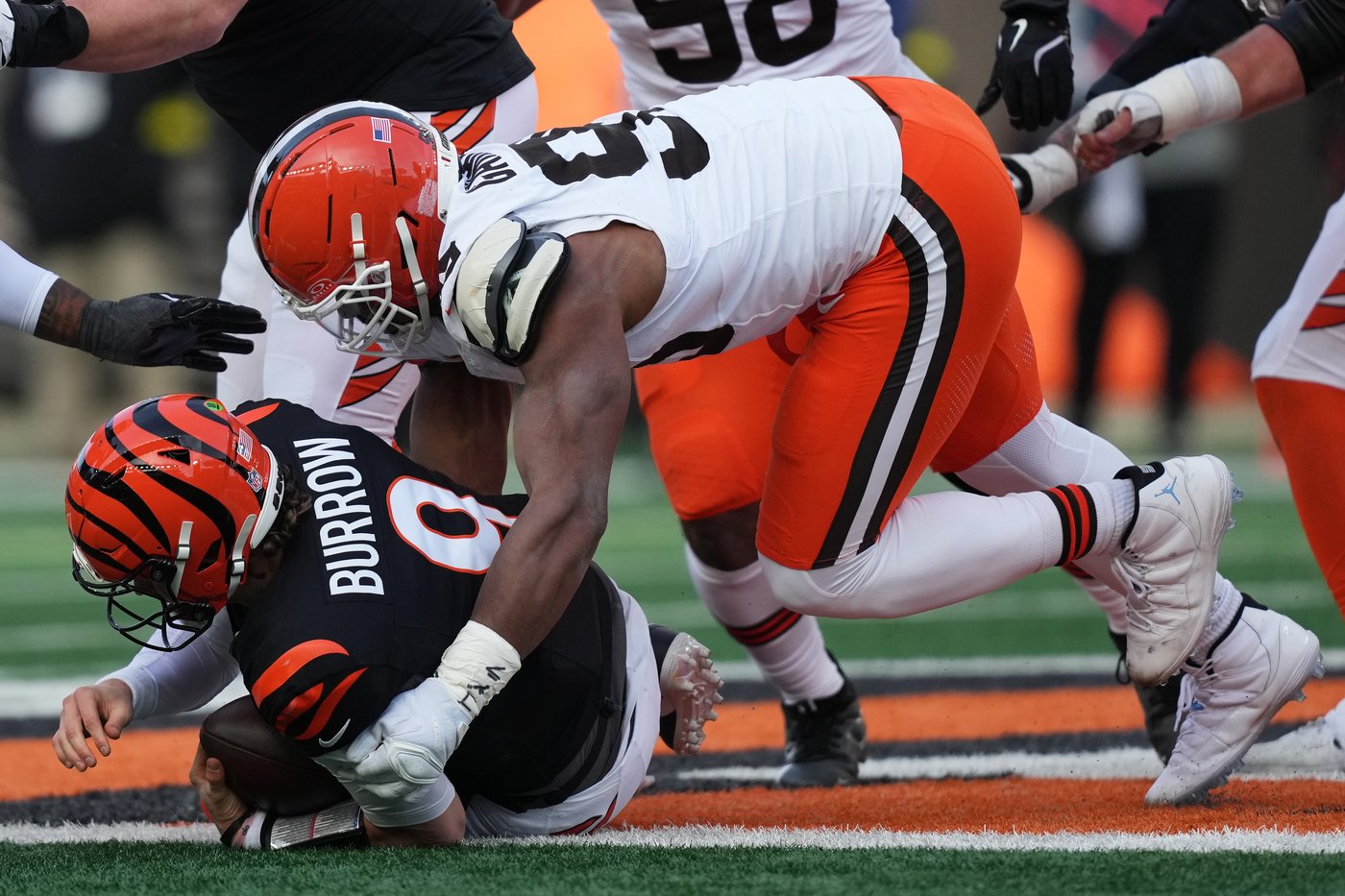 Myles Garrett breaks NFL single-season sack record with 23 and laments not getting 2 more | iNFOnews.ca