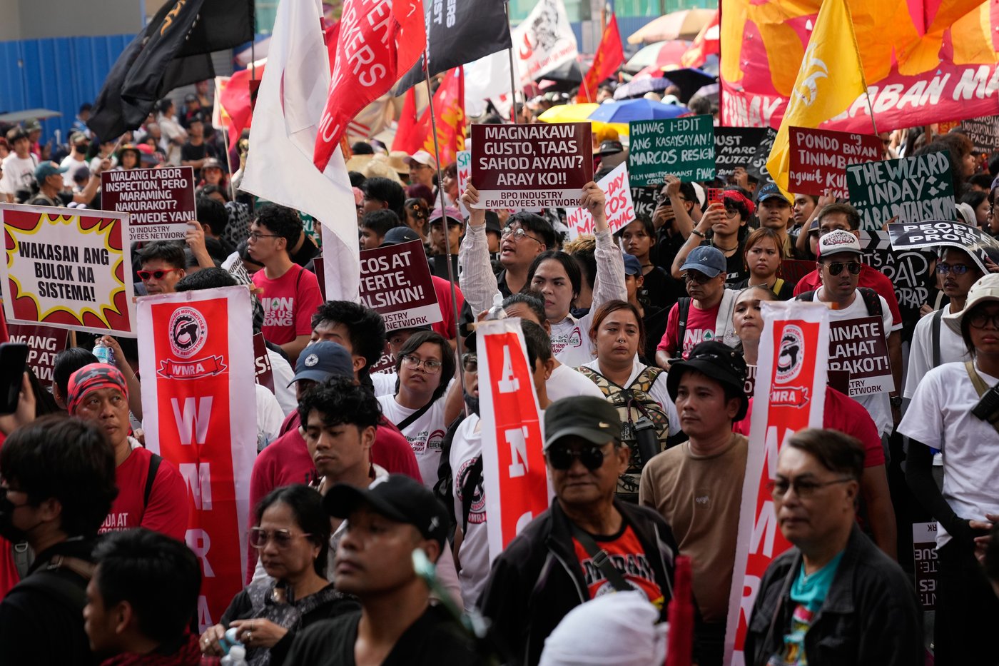 Thousands in Philippines protest corruption and demand return of stolen funds from flood projects | iNFOnews.ca