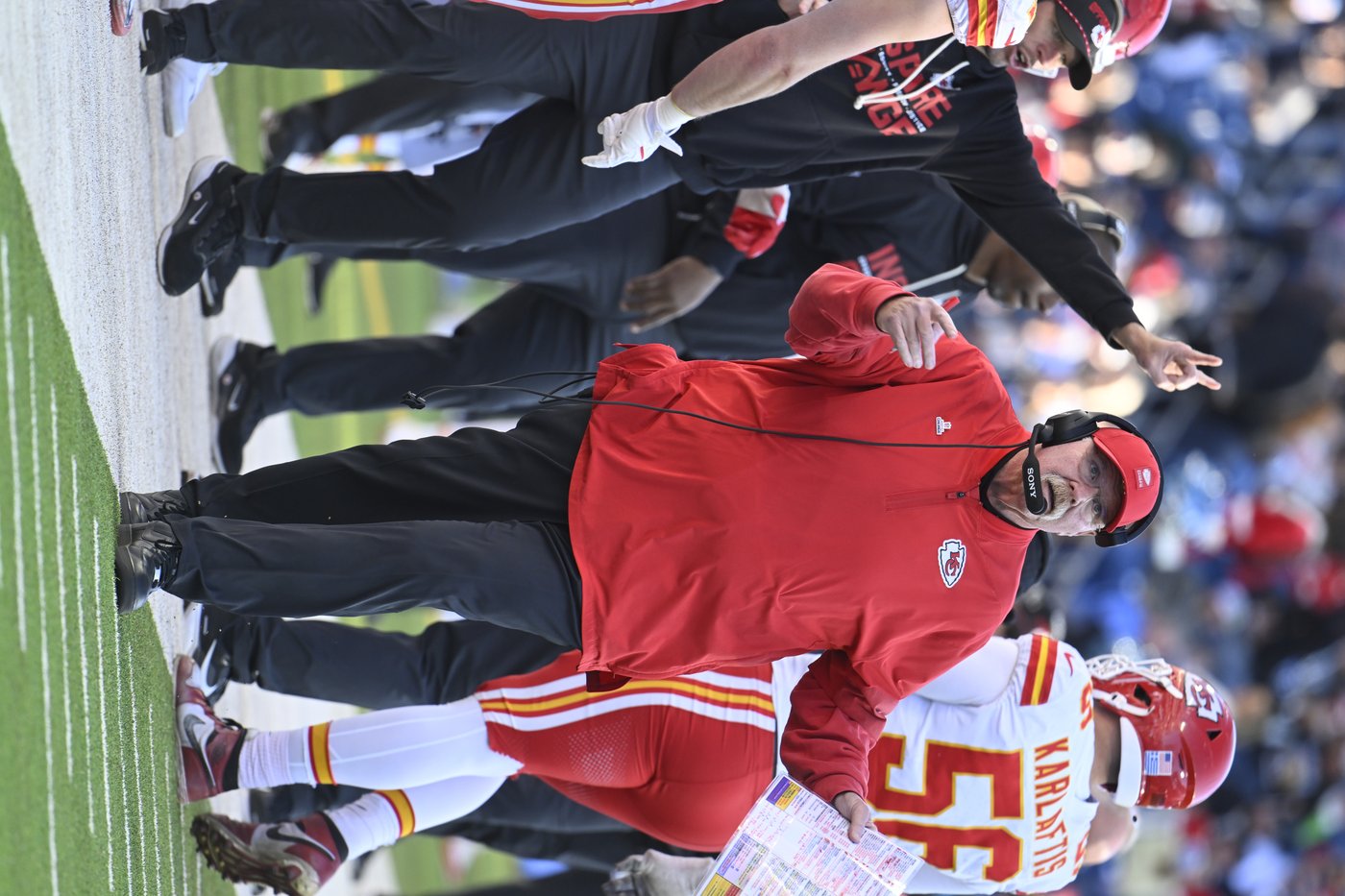 Chiefs lose another QB to a knee injury. Gardner Minshew knocked out of loss to Titans | iNFOnews.ca