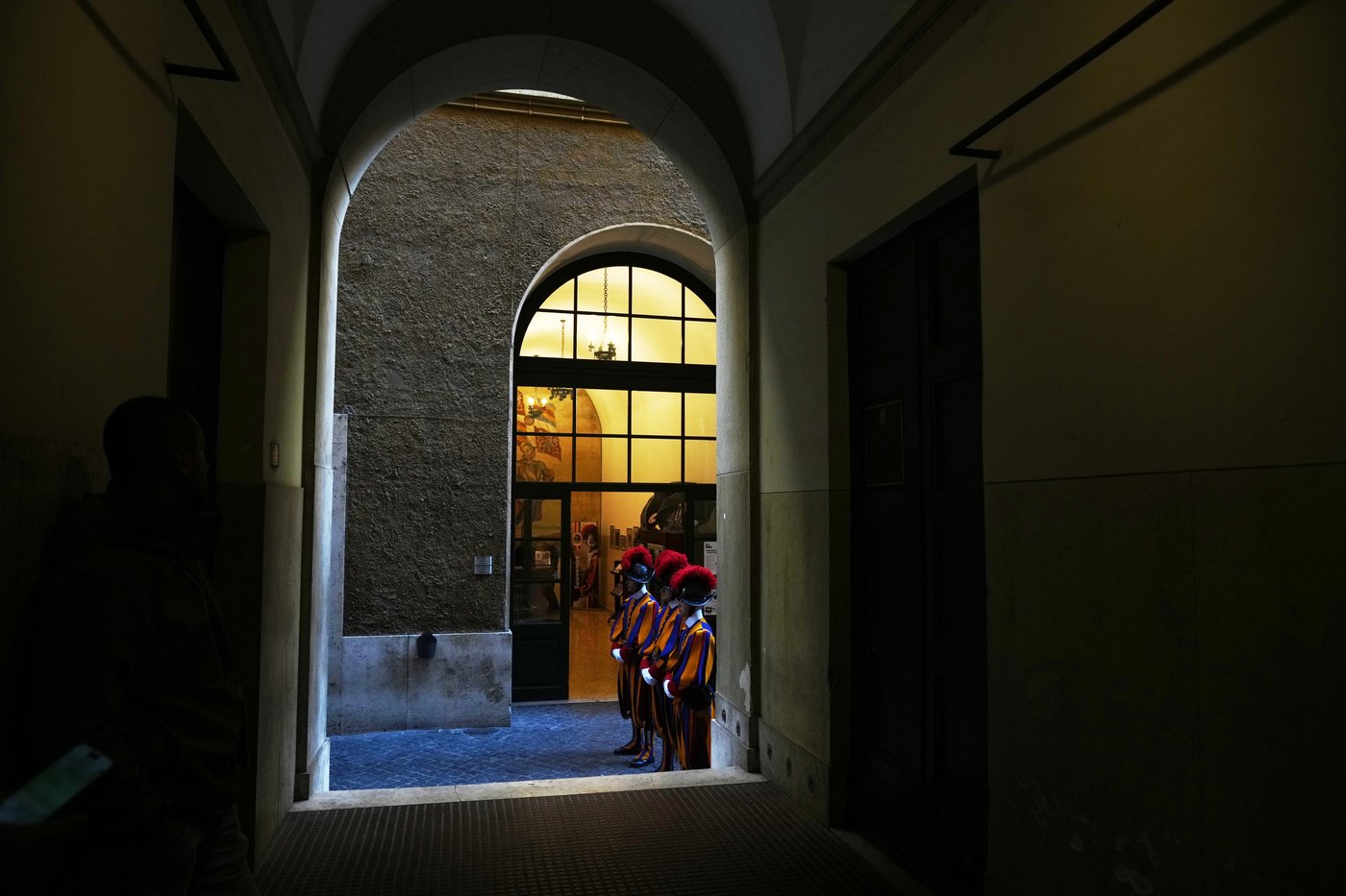The Swiss Guards have a new uniform. Don't worry, the iconic one remains | iNFOnews.ca