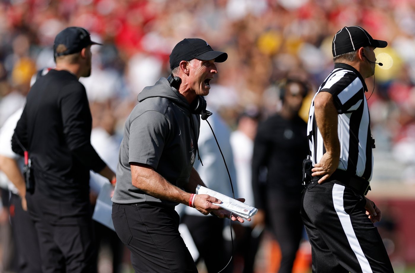 Oklahoma coach Brent Venables leads Sooners to No. 6 ranking after team finished 6-7 last year | iNFOnews.ca Oklahoma coach Brent Venables leads Sooners to No. 6 ranking after team finished 6-7 last year | iNFOnews.ca