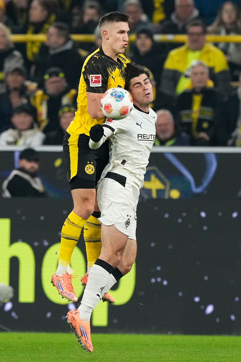 Dortmund up to second in Bundesliga after comfortable win over Monchengladbach | iNFOnews.ca