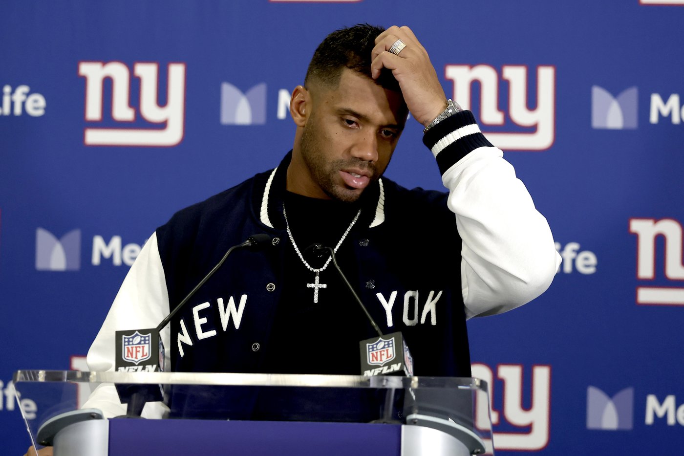 Jaxson Dart to start at quarterback for the Giants against the Chargers, AP sources say | iNFOnews.ca