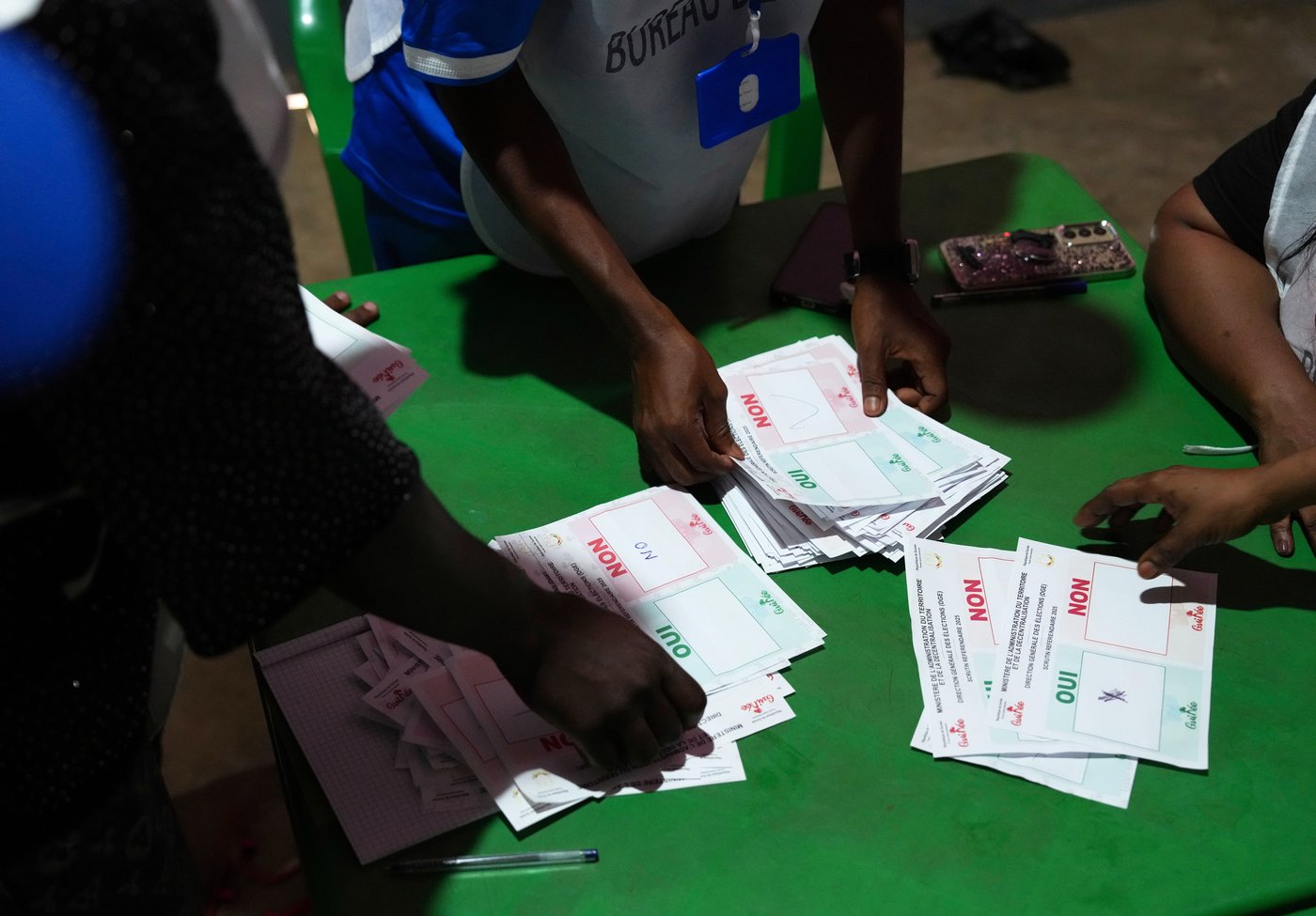 Guineans vote 'yes' in referendum that could allow leader of country’s junta to run for president | iNFOnews.ca