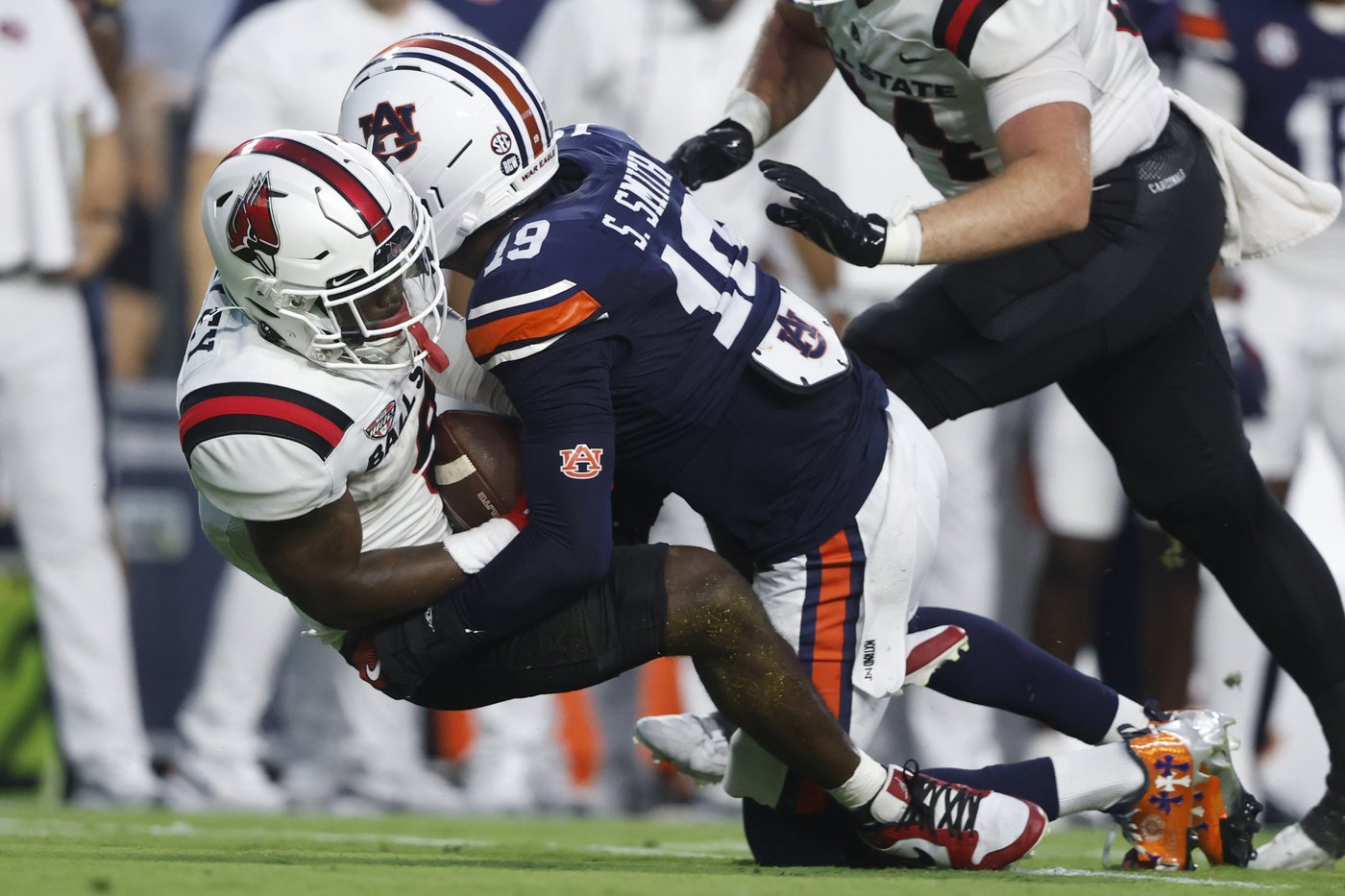 Jackson Arnold throws 3 TDs and Auburn overwhelms Ball State 42-3 in home opener | iNFOnews.ca Jackson Arnold throws 3 TDs and Auburn overwhelms Ball State 42-3 in home opener | iNFOnews.ca