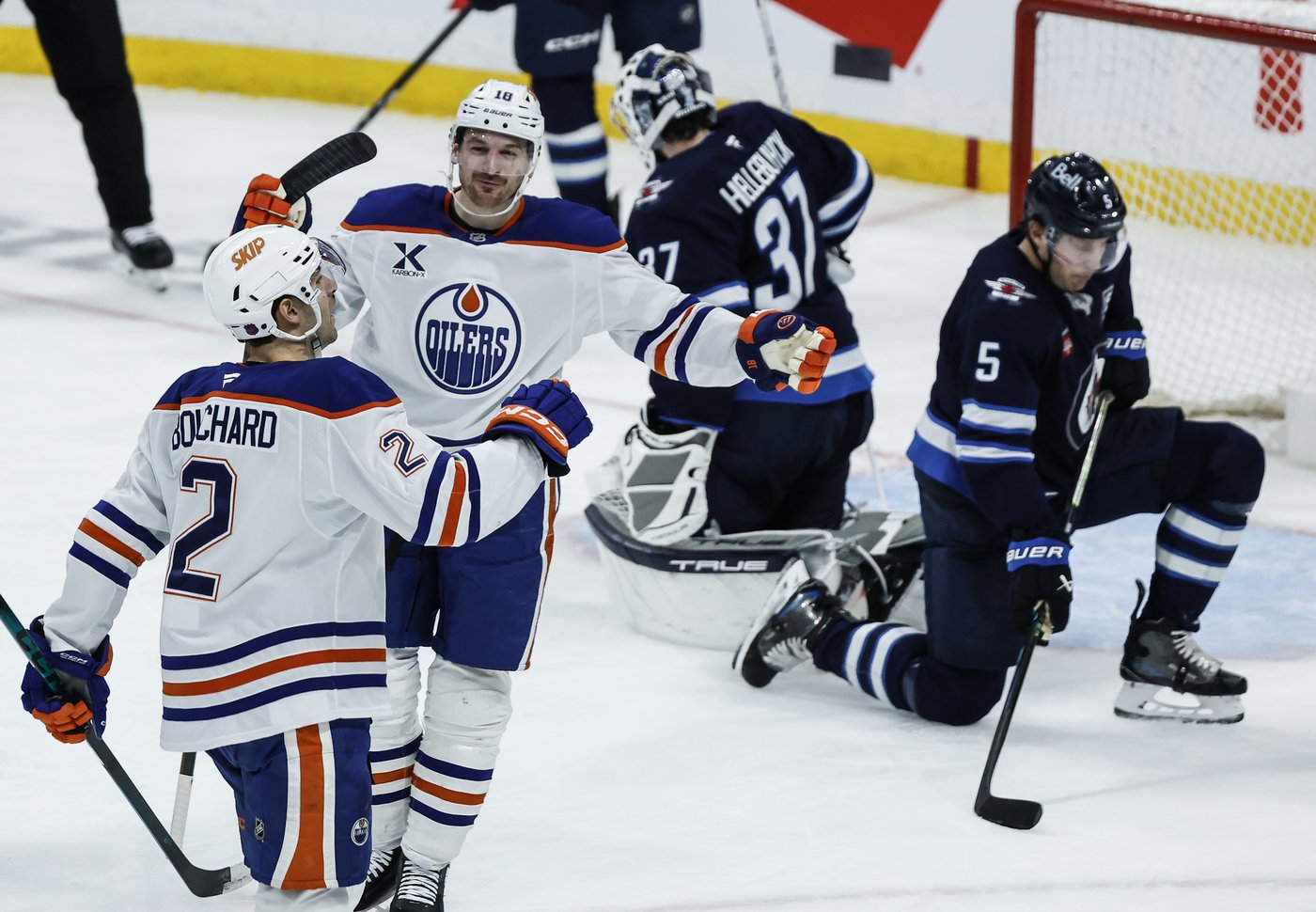 McDavid stretches point streak to 17 as Oilers take advantage of reeling Jets | iNFOnews.ca