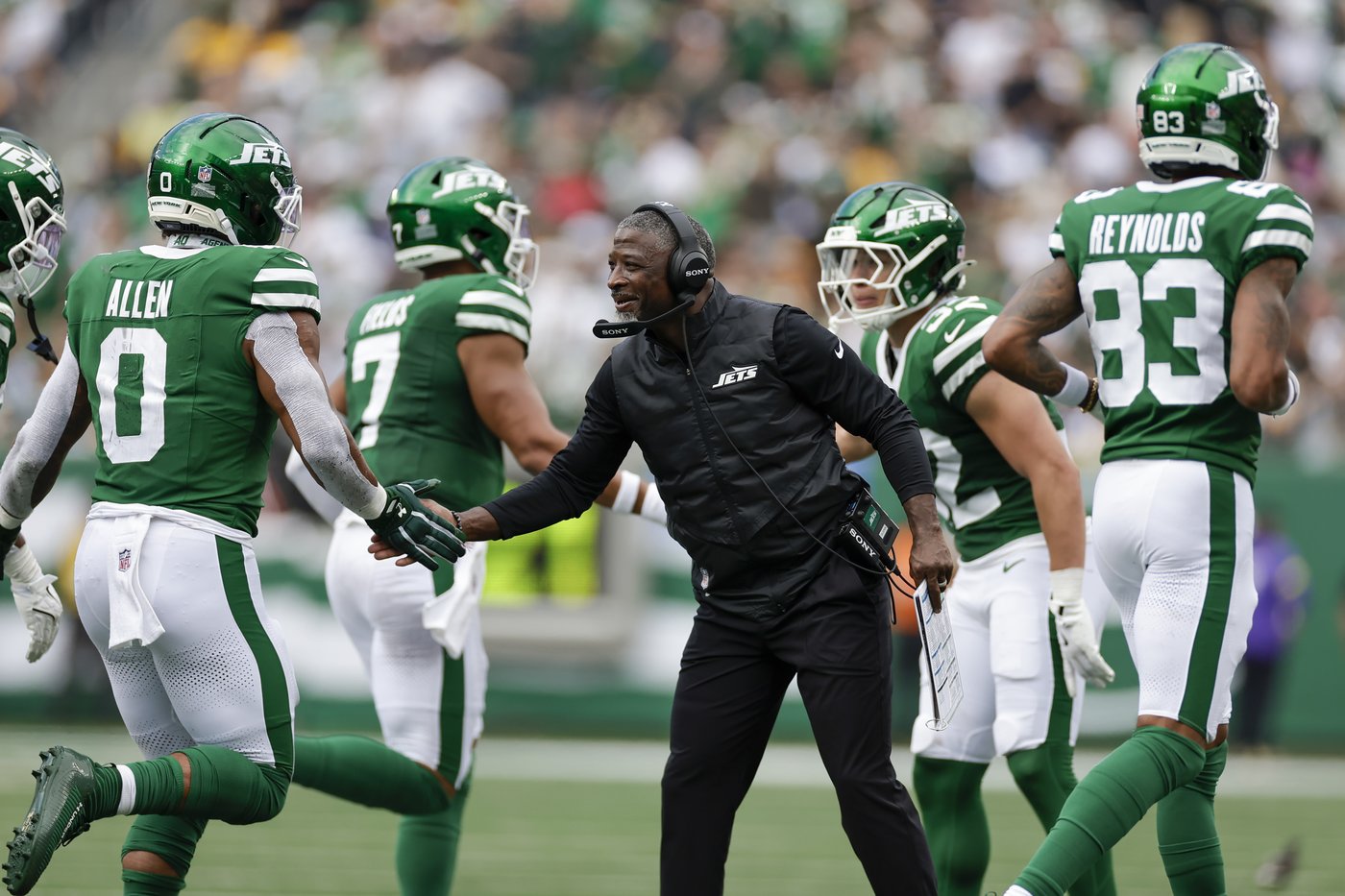 Aaron Rodgers throws 4 TD passes in his Steelers debut, leads 34-32 comeback win over Jets | iNFOnews.ca Aaron Rodgers throws 4 TD passes in his Steelers debut, leads 34-32 comeback win over Jets | iNFOnews.ca
