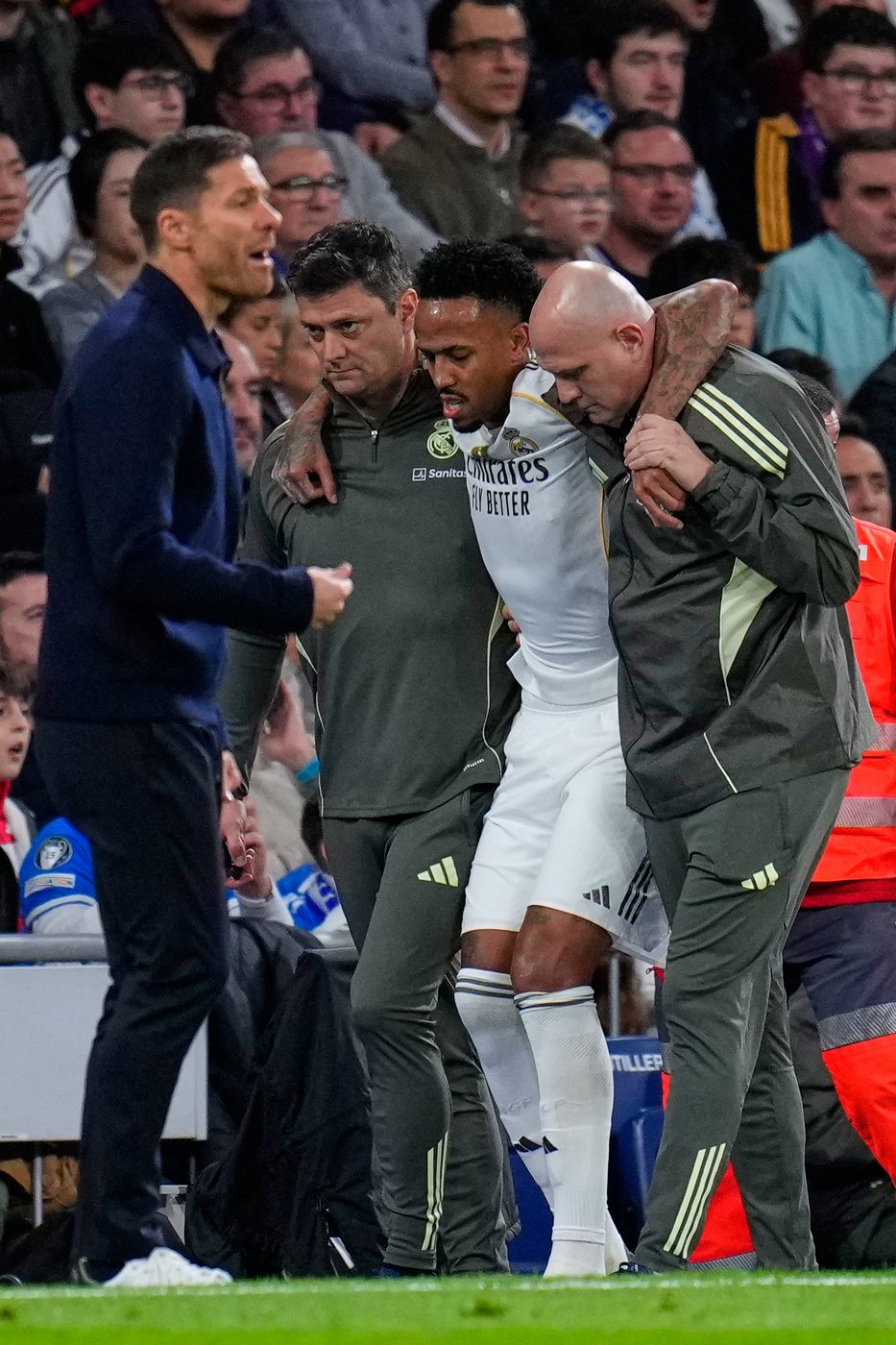Real Madrid defender Éder Militão set to be sidelined for a few months because of injury | iNFOnews.ca
