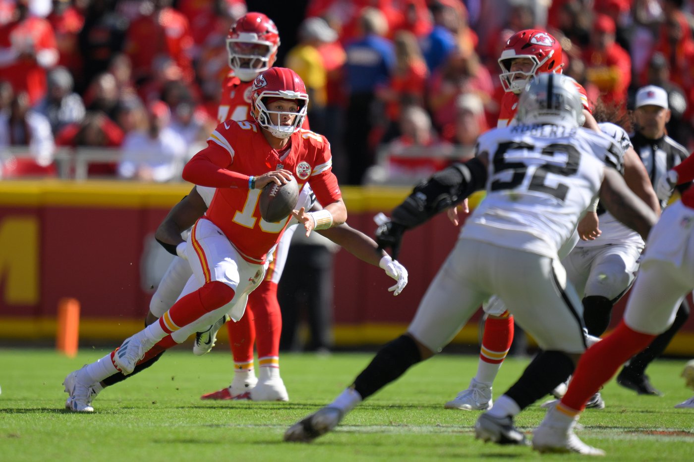 Patrick Mahomes leads Chiefs to 31-0 rout of Raiders as Rashee Rice returns with 2 TDs | iNFOnews.ca Patrick Mahomes leads Chiefs to 31-0 rout of Raiders as Rashee Rice returns with 2 TDs | iNFOnews.ca