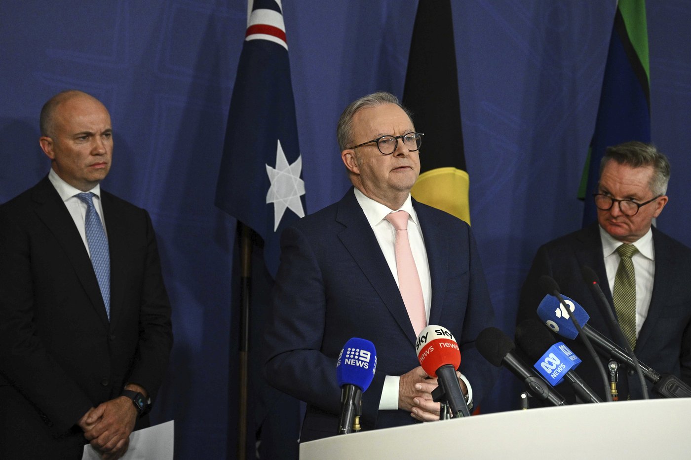 Australia targets at least 62% emissions cut in the next decade | iNFOnews.ca