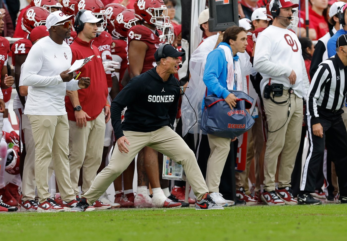 Chambliss leads No. 8 Mississippi to 34-26 victory over No. 13 Oklahoma | iNFOnews.ca