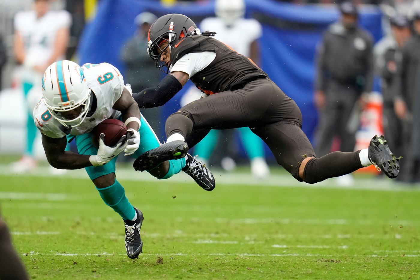 Quinshon Judkins scores 3 touchdowns as Browns roll to 31-6 victory over Dolphins | iNFOnews.ca Quinshon Judkins scores 3 touchdowns as Browns roll to 31-6 victory over Dolphins | iNFOnews.ca