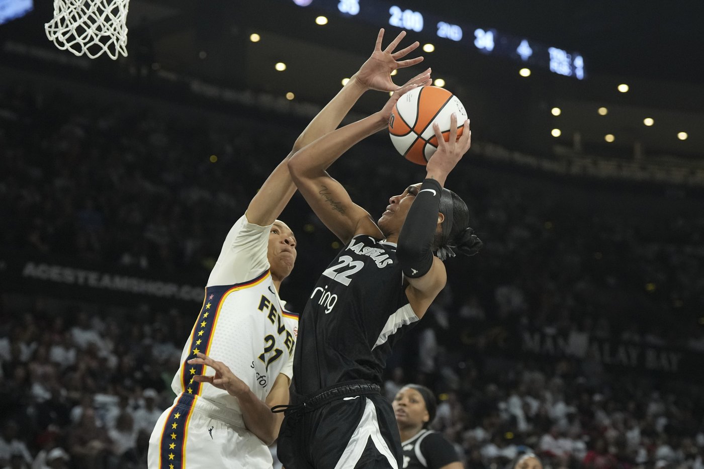 Kelsey Mitchell scores 34 points, leads Fever to Game 1 upset win over Aces, 89-73 | iNFOnews.ca