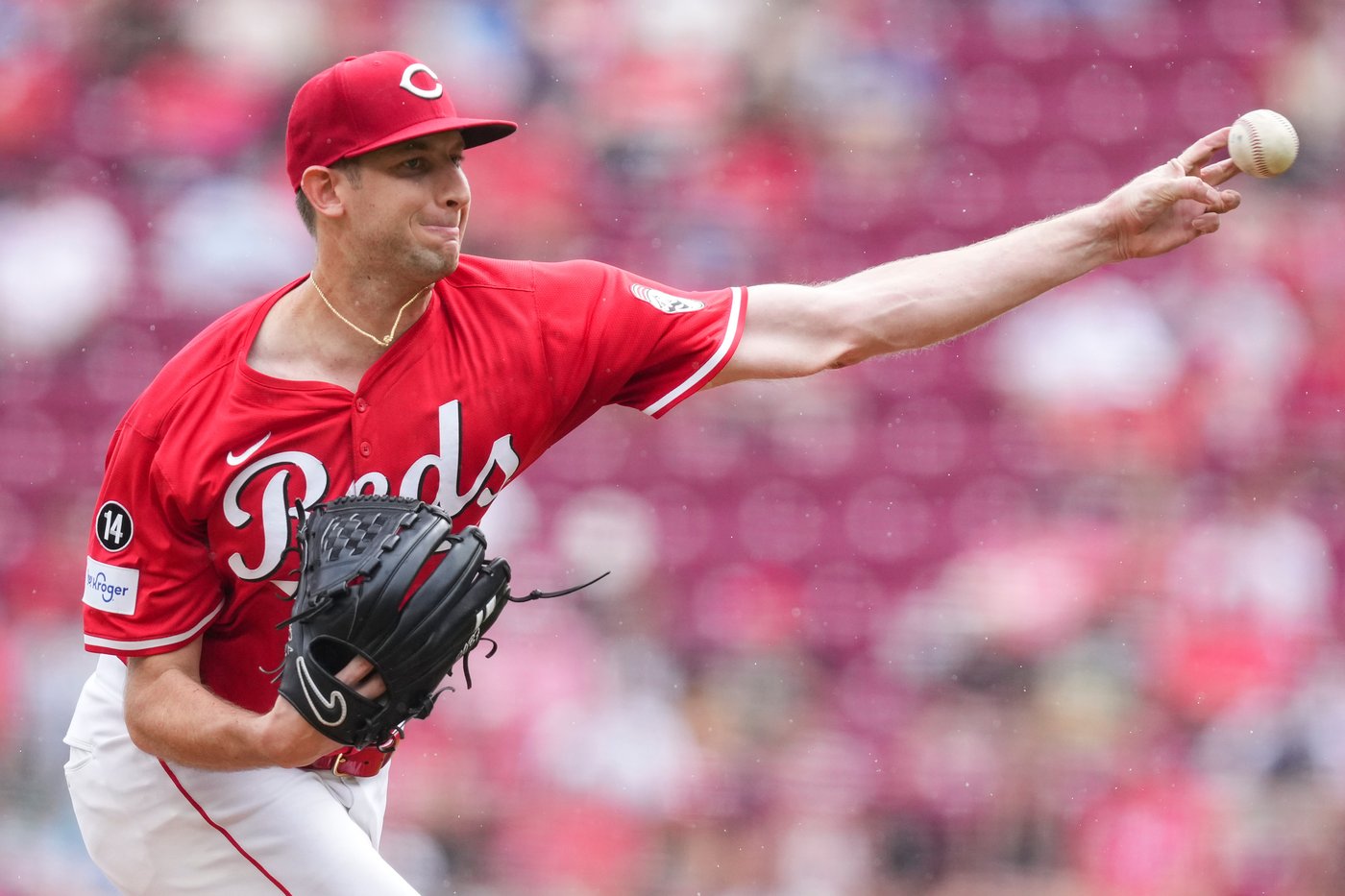 Reds' Nick Lodolo strikes out 12 and then exits with groin injury vs. Pirates | iNFOnews.ca