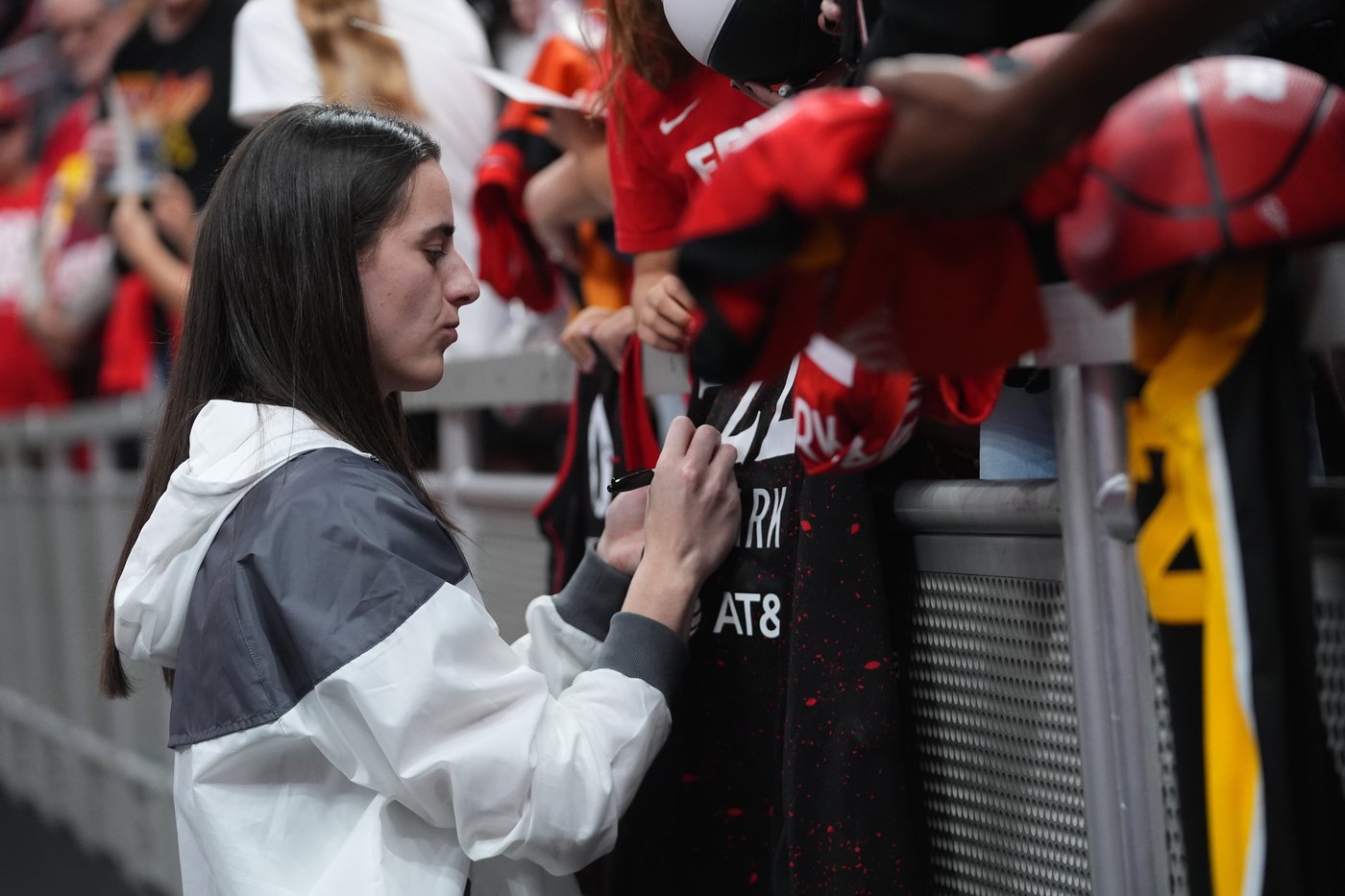 Jackie Young and NaLyssa Smith lead Aces past Fever 84-72 for 2-1 lead in WNBA semifinal series | iNFOnews.ca