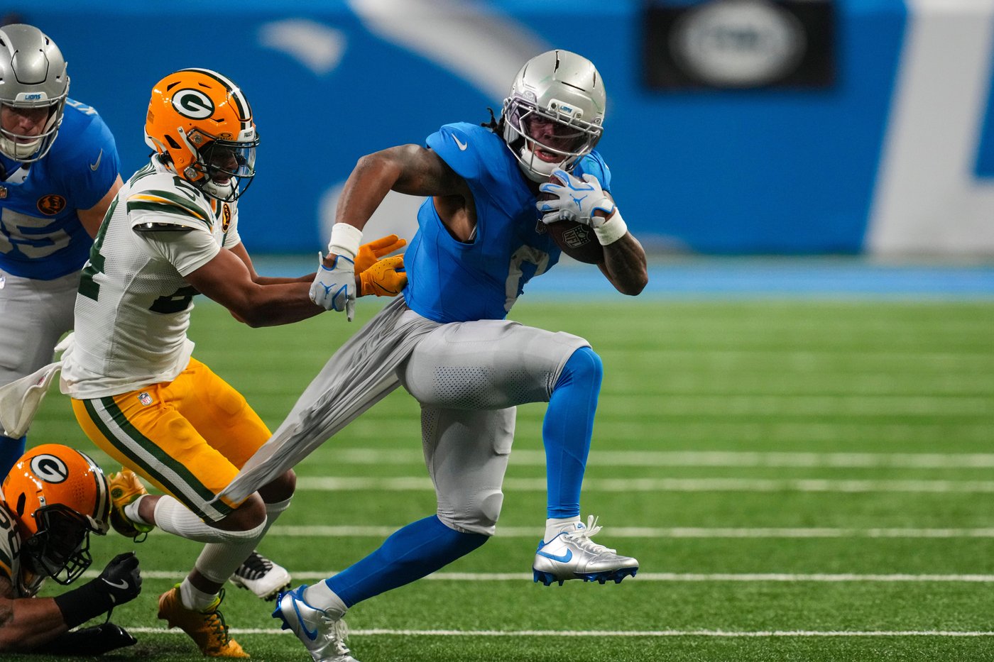 Lions host Cowboys on Thursday night with both teams needing a win to improve their playoff picture | iNFOnews.ca