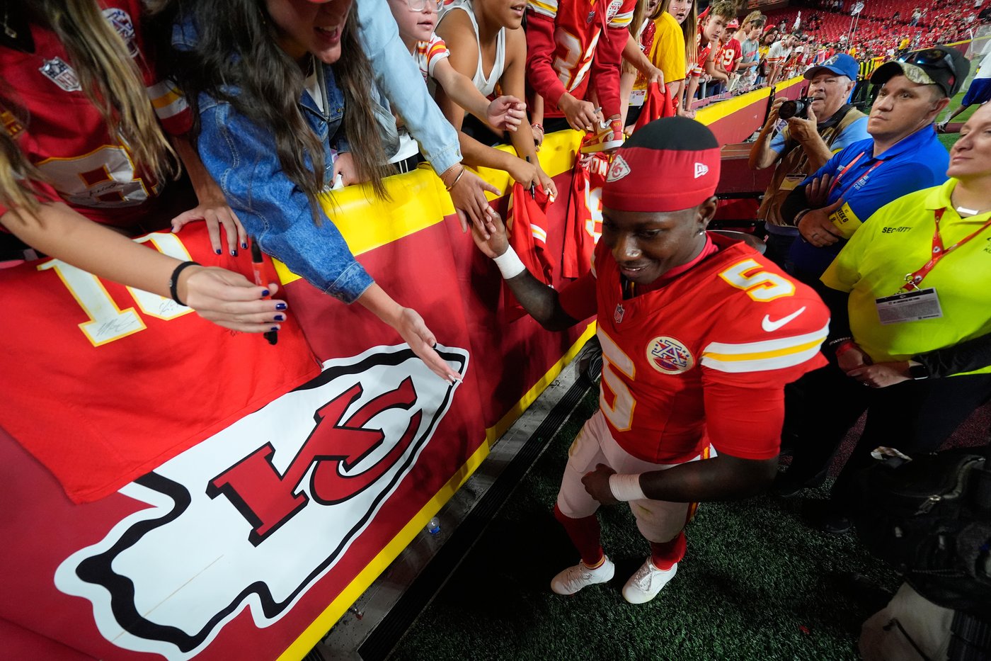 Chiefs-Raiders rivalry: Mahomes, Reid ready for Sunday showdown against Carroll, Smith | iNFOnews.ca Chiefs-Raiders rivalry: Mahomes, Reid ready for Sunday showdown against Carroll, Smith | iNFOnews.ca