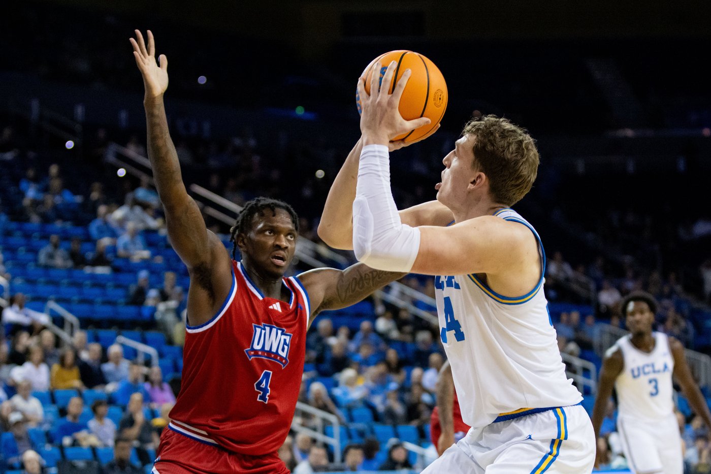 No. 15 UCLA overcomes West Georgia's early 3-point barrage to win 83-62 without Donovan Dent | iNFOnews.ca