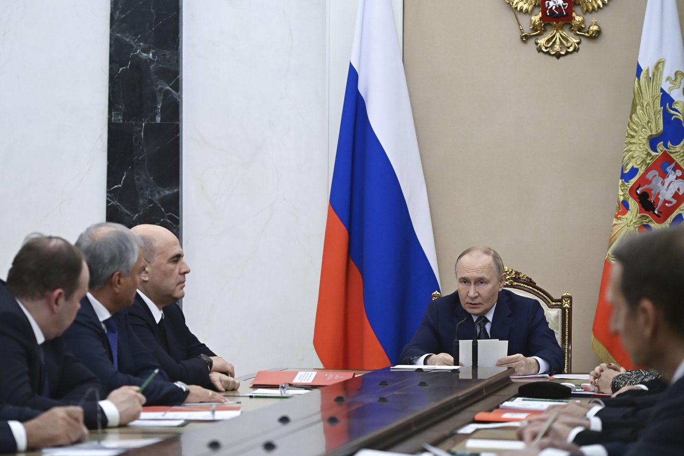 Putin says Russia is willing to abide by nuclear arms deal with the US for 1 year after it expires | iNFOnews.ca