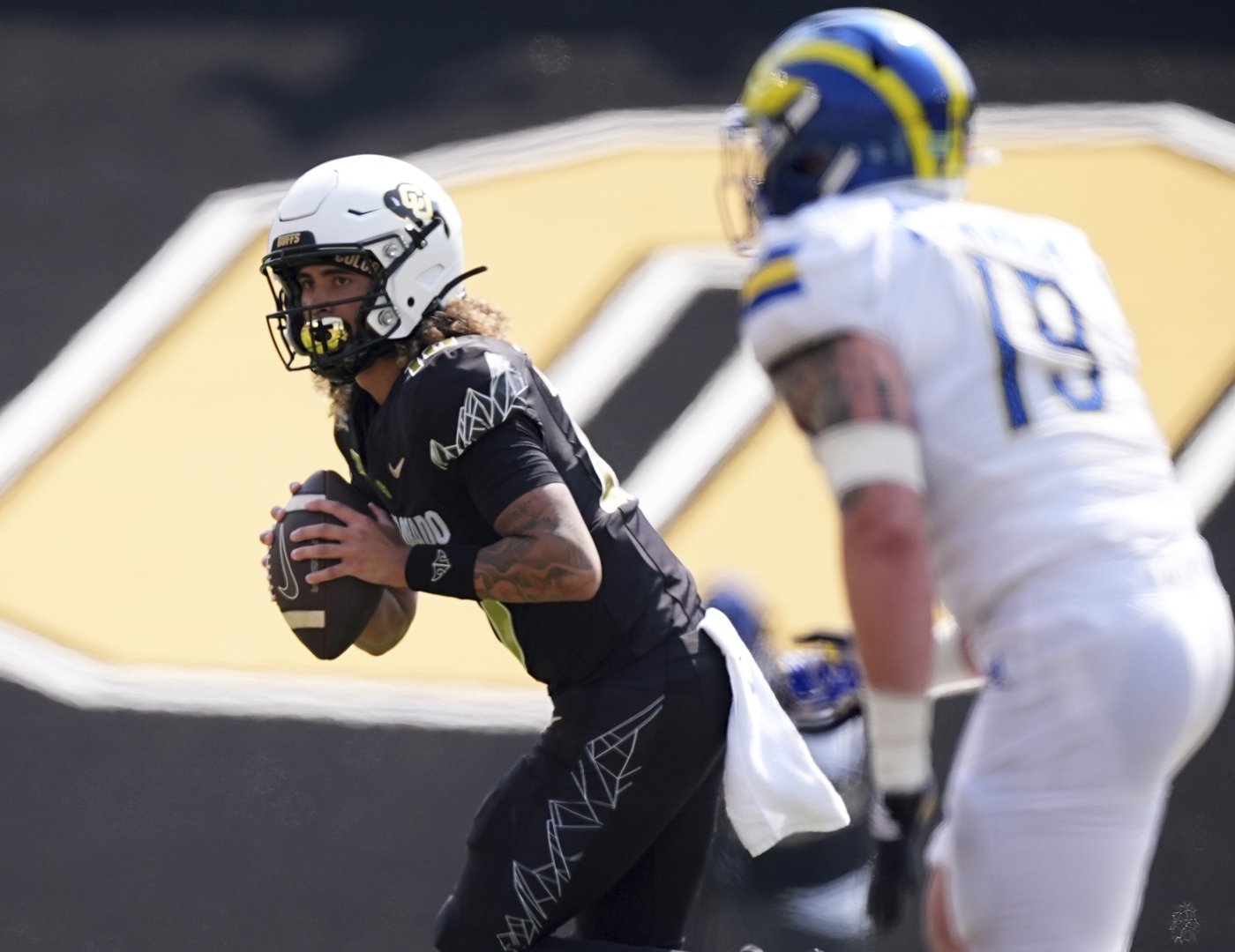 Highly touted freshman quarterback Julian "JuJu" Lewis makes Colorado debut against Delaware | iNFOnews.ca Highly touted freshman quarterback Julian "JuJu" Lewis makes Colorado debut against Delaware | iNFOnews.ca