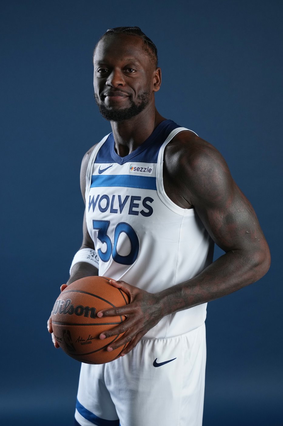 Wolves find comfort in feeling of being settled, after big trade brought rocky start last season | iNFOnews.ca