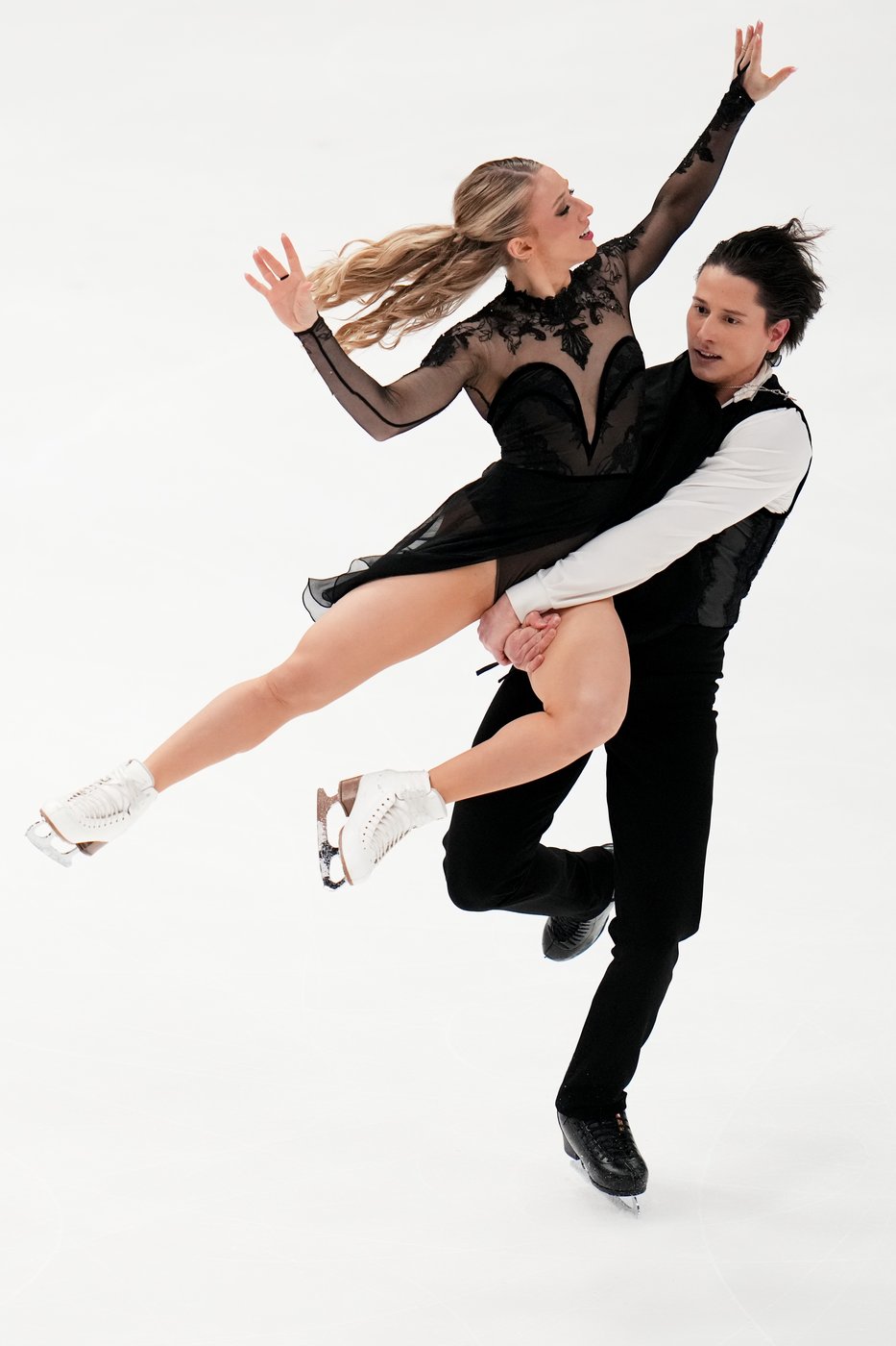 Ilia Malinin wins 4th consecutive U.S. Figure Skating title with dialed-back performance | iNFOnews.ca