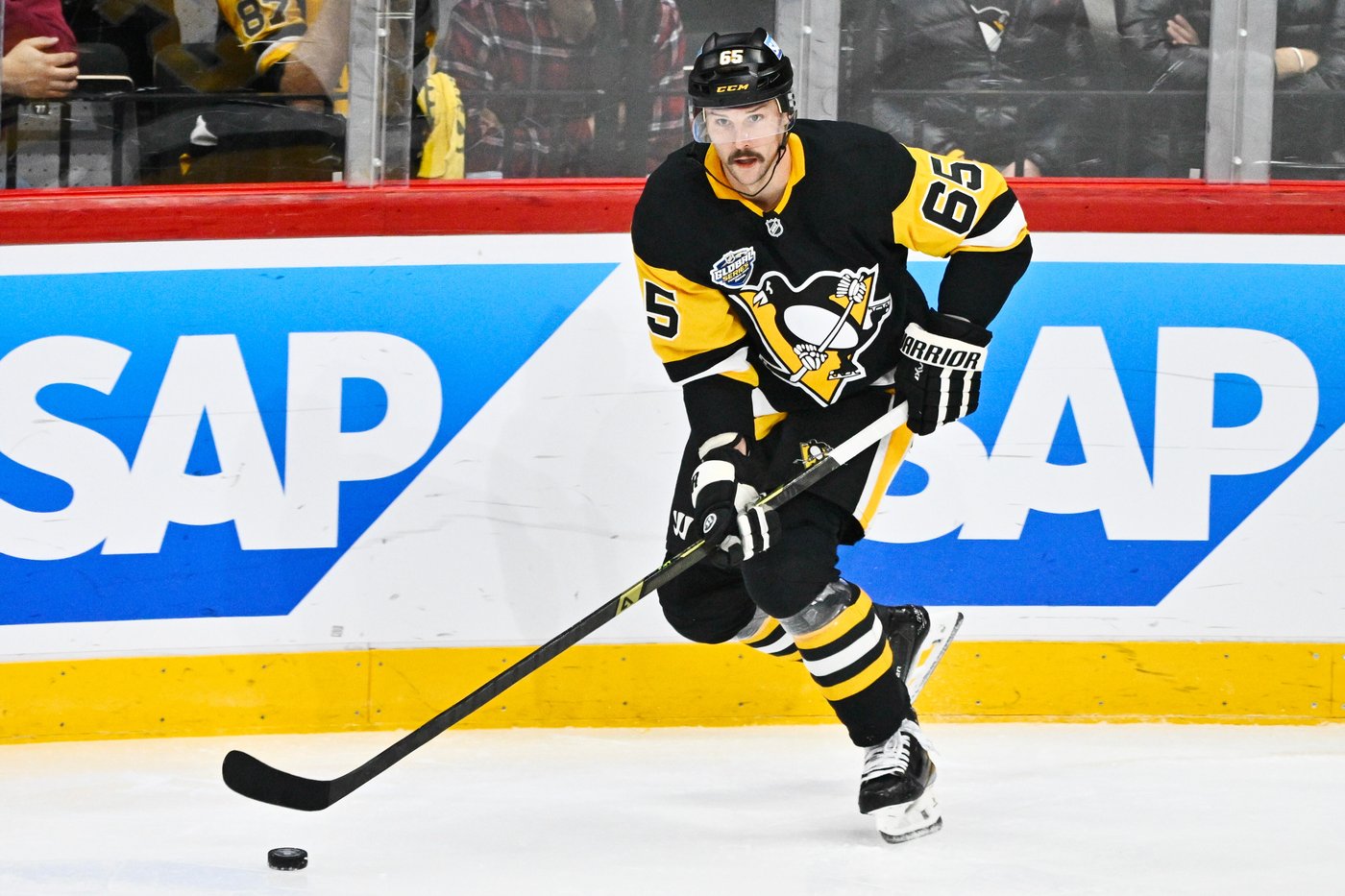 Strong 3rd period pushes Penguins past Sabres, 4-2 | iNFOnews.ca