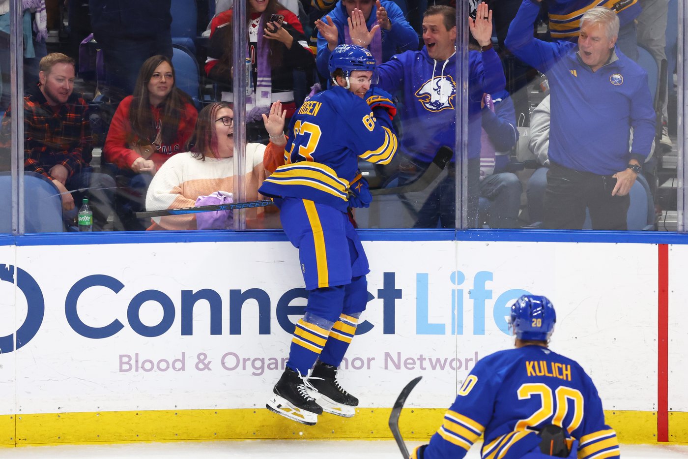 Peterka, Crouse score early in Mammoth's 4-goal 3rd period to beat Sabres 5-2 | iNFOnews.ca Peterka, Crouse score early in Mammoth's 4-goal 3rd period to beat Sabres 5-2 | iNFOnews.ca