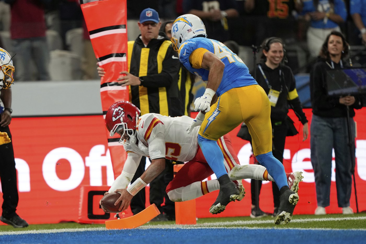 Chiefs coach Andy Reid says emotional outbursts in loss to Chargers are 'part of the game' | iNFOnews.ca