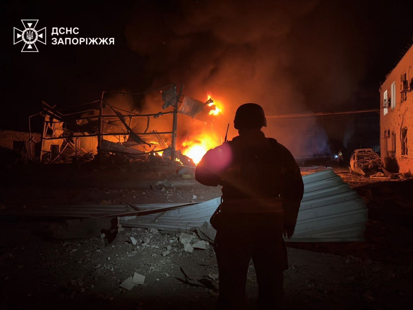 At least 5 dead in large-scale nighttime Russian strike on Ukraine | iNFOnews.ca