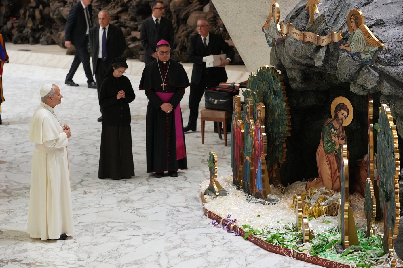 Pope denounces 'antisemitic violence' of Sydney attack as he thanks Christmas donors | iNFOnews.ca Pope denounces 'antisemitic violence' of Sydney attack as he thanks Christmas donors | iNFOnews.ca