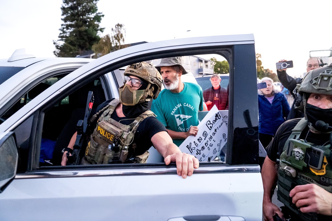Photos of protesters pushing back on Trump’s plan to surge federal troops to San Francisco | iNFOnews.ca