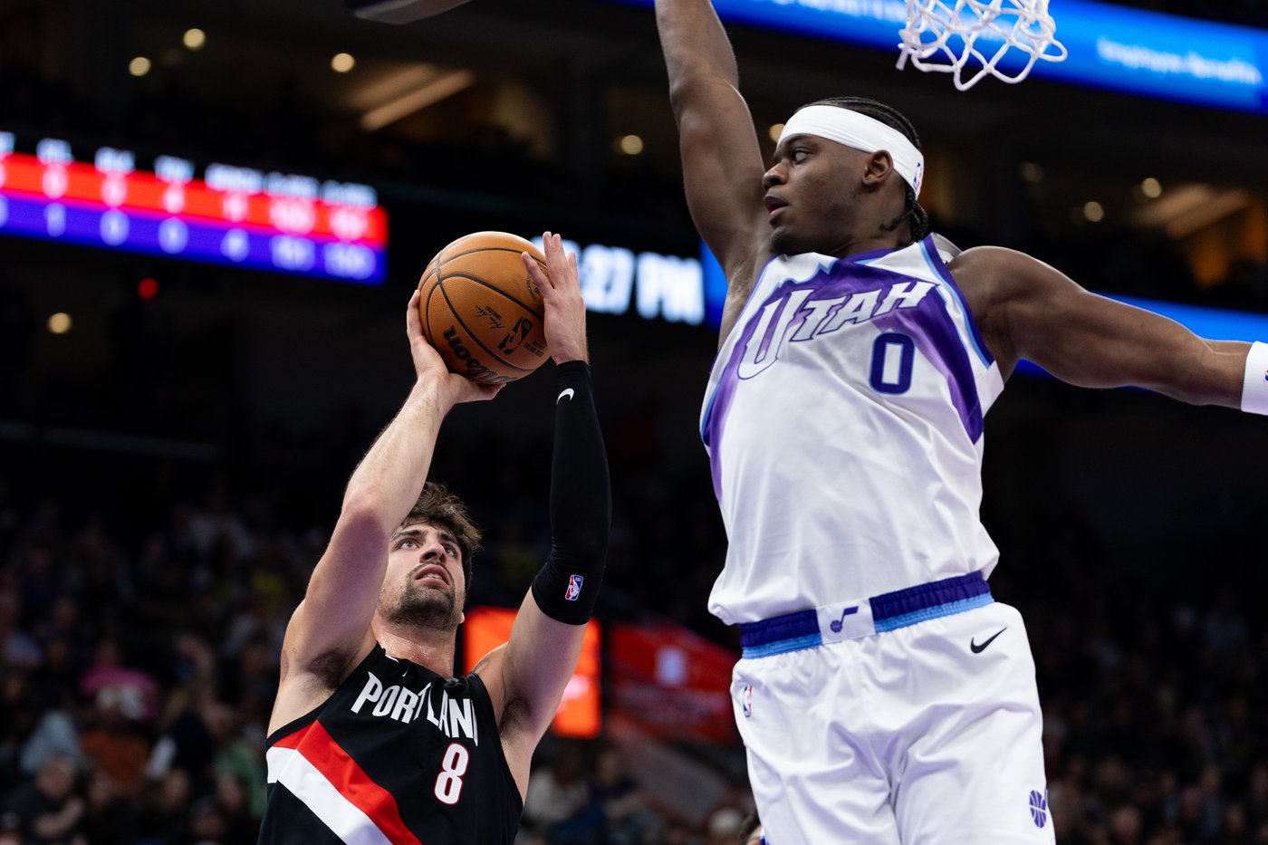 Jrue Holiday scores 27 points, hits late free throws to help Blazers hold off Jazz 136-134 | iNFOnews.ca