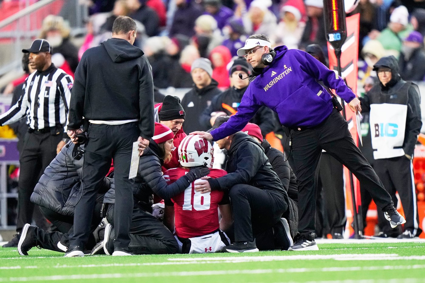 Wisconsin QB Danny O'Neil carted off field after getting injured in upset of No. 24 Washington | iNFOnews.ca Wisconsin QB Danny O'Neil carted off field after getting injured in upset of No. 24 Washington | iNFOnews.ca