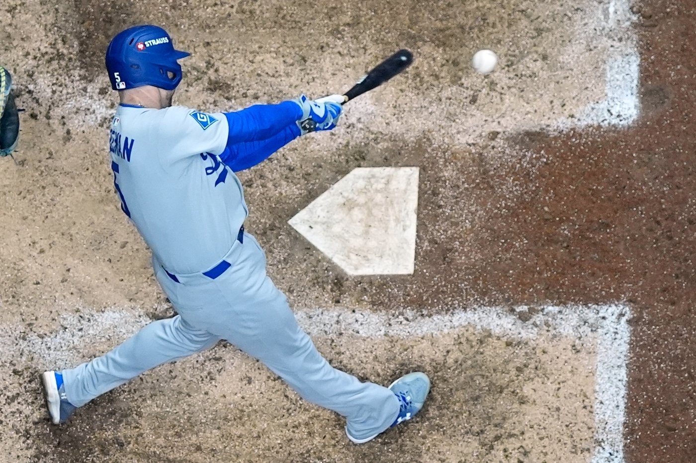 Snell spectacular and Dodgers barely hold on in 9th to beat Brewers 2-1 in NLCS opener | iNFOnews.ca Snell spectacular and Dodgers barely hold on in 9th to beat Brewers 2-1 in NLCS opener | iNFOnews.ca