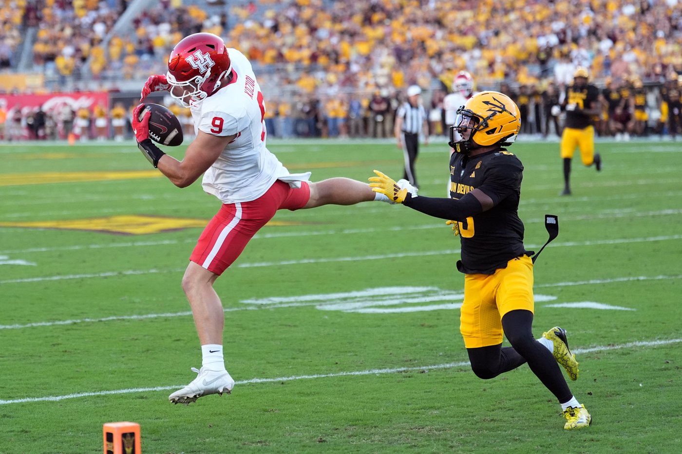 Weigman runs for 2 TDs, Houston holds off No. 24 Arizona State 24-16 | iNFOnews.ca Weigman runs for 2 TDs, Houston holds off No. 24 Arizona State 24-16 | iNFOnews.ca