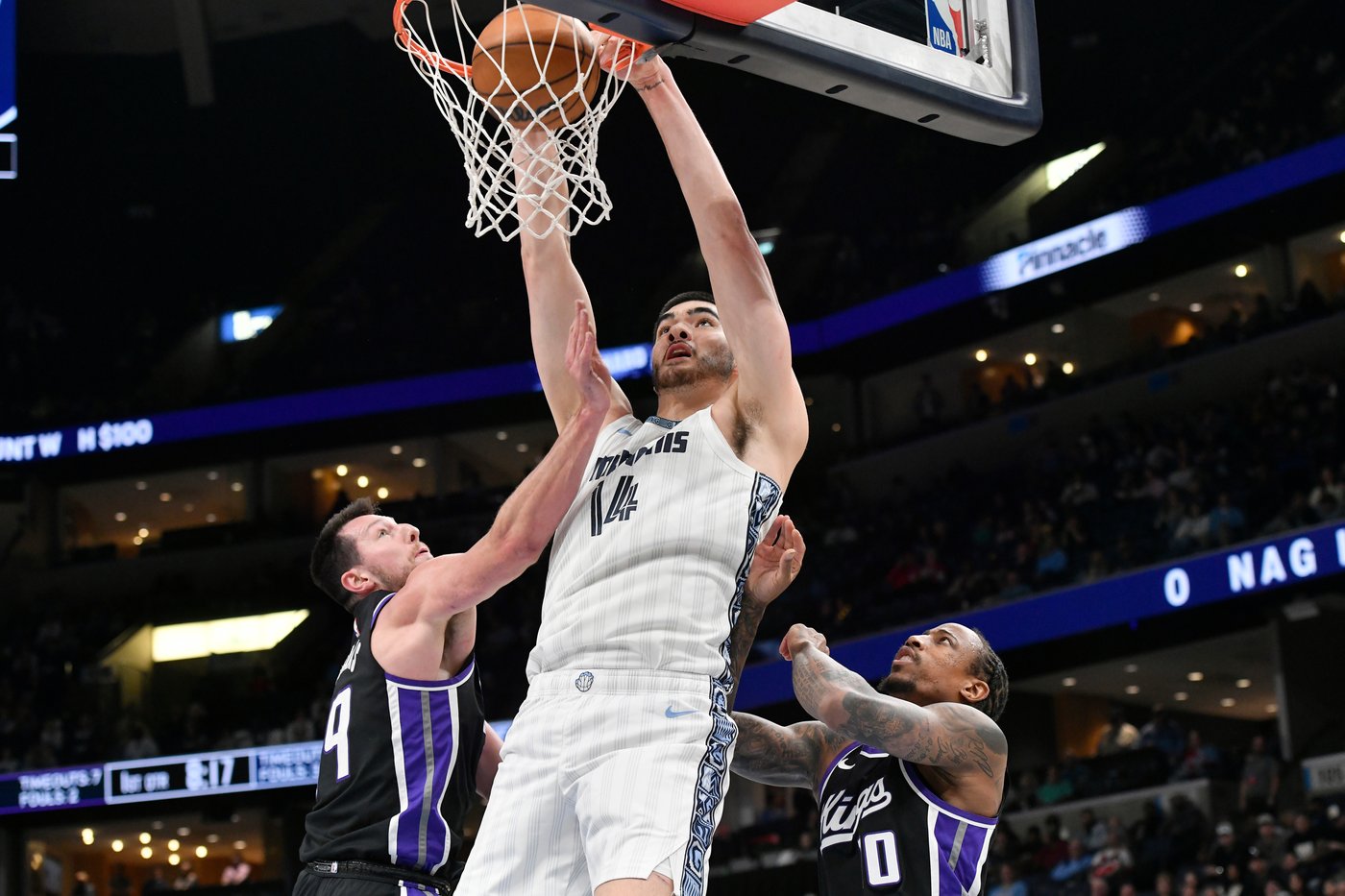 Aldama scores 29 points to help Grizzlies send Kings to 8th straight loss, 137-96 | iNFOnews.ca