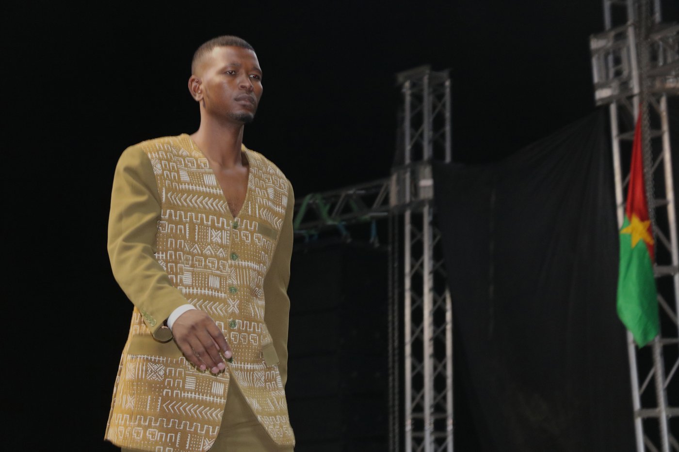 A fashion show in Mali's ancient city of Timbuktu promotes peace and local talent | iNFOnews.ca A fashion show in Mali's ancient city of Timbuktu promotes peace and local talent | iNFOnews.ca